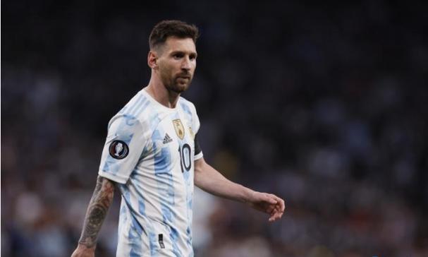 TES淘汰后JKL开启直播，主动替队友说话，警告网友别带Kanavi节奏